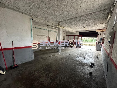 Foto Locale commerciale a Castelnuovo Magra Colombiera Molicciara di 60 m²