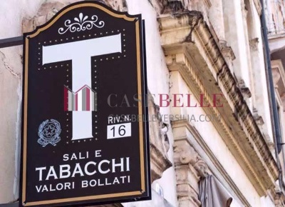 Foto Bar a Pietrasanta di 60 m² con 2 locali in vendita