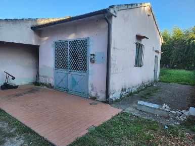 Foto Magazzino a Santa Maria a Monte San Donato di 40 m² con 2 locali