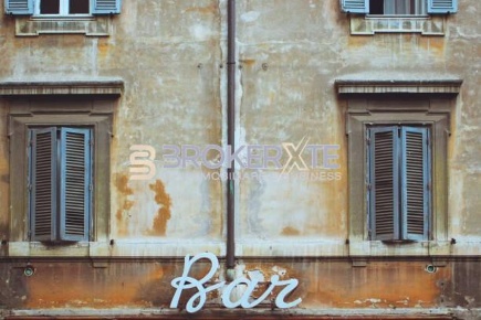 Foto Bar a Massa Centro di 90 m² con 3 locali in vendita