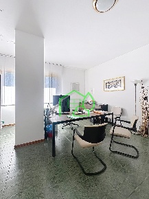 Foto Ufficio a Viareggio Centro di 108 m² con 4 locali in vendita