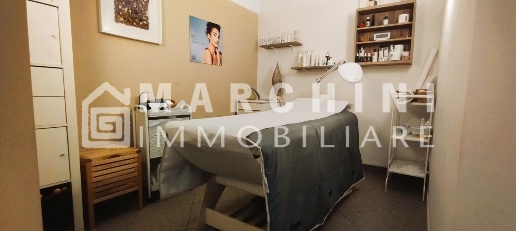 Foto Attività commerciale a Lucca San Marco - Acquacalda di 130 m²