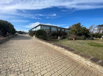Foto Locale commerciale a Pisa Tirrenia di 18751 m² con 5 locali in vendita