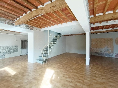 Foto Locale commerciale a Capannori Marlia di 150 m² con 3 locali