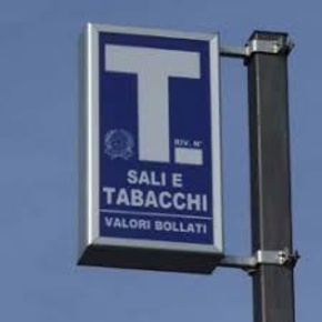 Foto Attività commerciale a Calcinaia Centro di 90 m² con 2 locali
