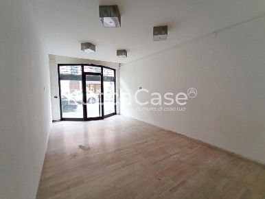 Foto Locale commerciale a Altopascio Altopascio Centro di 50 m² in affitto
