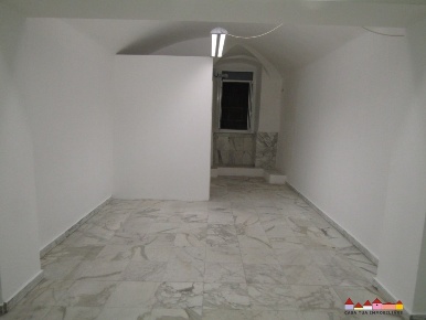 Foto Negozio a Carrara Centro di 55 m² con 1 locali in affitto