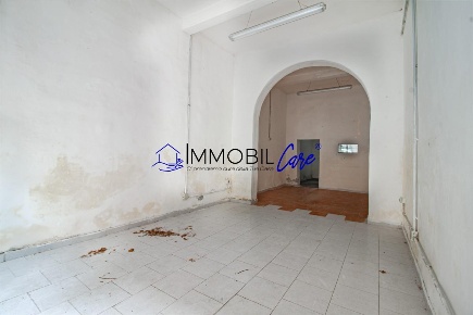 Foto Magazzino a Livorno Cisternone di 60 m² con 2 locali in vendita