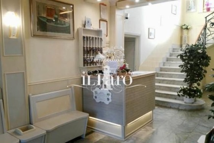 Foto Hotel a Viareggio Centro di 500 m² con 25 locali in vendita