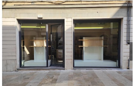 Foto Negozio a Fucecchio Centro di 55 m² con 2 locali in affitto