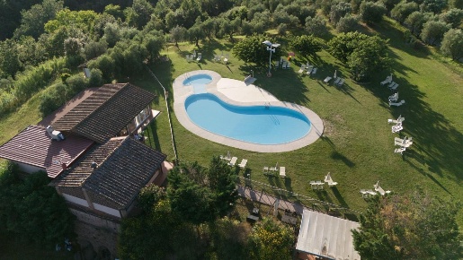 Foto Agriturismo a Palaia Centro di 1550 m² con 25 locali in vendita
