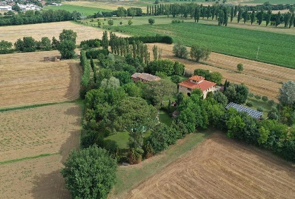 Foto Hotel a Sinalunga Centro di 550 m² con 1 locali in vendita