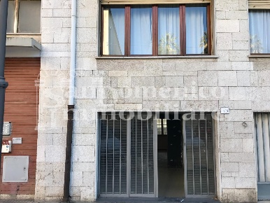 Foto Locale commerciale a Pisa Sant'Antonio di 50 m² con 3 locali