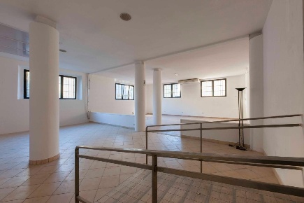 Foto Negozio a Poggibonsi Centro di 160 m² con 2 locali in vendita