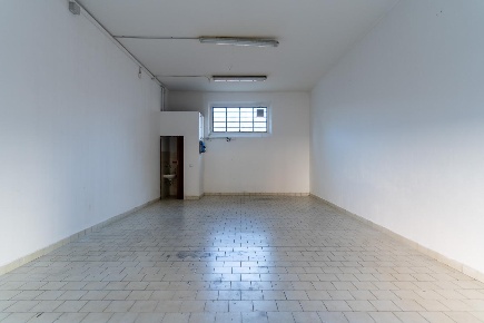 Foto Magazzino a Empoli Carraia - Torricelli di 55 m² con 1 locali
