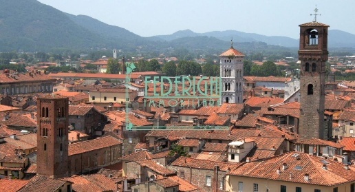 Foto Locale commerciale a Lucca Arancio di 50 m² con 2 locali in affitto
