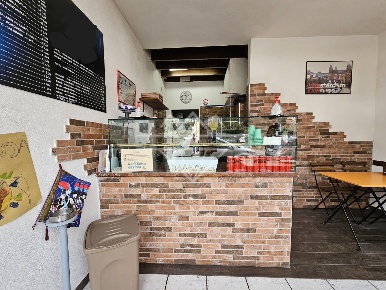 Foto Locale commerciale a Massa Centro di 29 m² con 3 locali in vendita