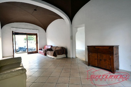 Foto Negozio a Lucca Arancio di 78 m² con 3 locali in vendita