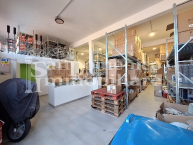 Foto Laboratorio a Vicopisano Centro di 160 m² con 2 locali in vendita