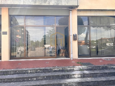 Foto Ufficio a Poggibonsi Centro di 84 m² con 3 locali in vendita