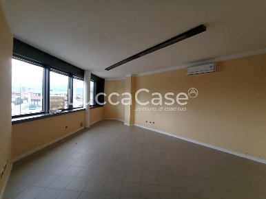 Foto Ufficio a Capannori Centro di 61 m² con 2 locali in affitto