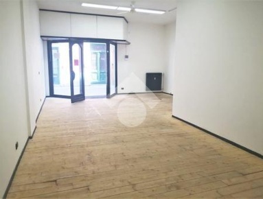 Foto Locale commerciale a Pisa Don Bosco di 110 m² con 1 locali in vendita