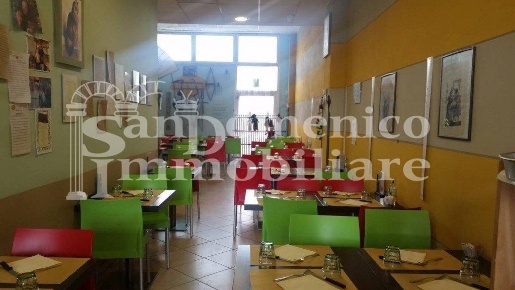 Foto Attività commerciale a Cascina Semicentro di 220 m² in vendita