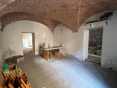 Foto Magazzino a Carrara Avenza di 55 m² con 3 locali in vendita