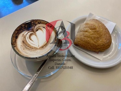 Foto Bar a Pisa San Francesco di 70 m² con 2 locali in vendita