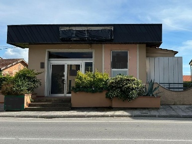 Foto Locale commerciale a Capannori Camigliano di 75 m² con 1 locali