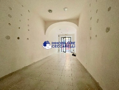 Foto Locale commerciale a Massa Centro di 35 m² con 1 locali in affitto