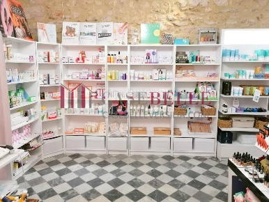 Foto Attività commerciale a Massa Centro di 40 m² con 2 locali in vendita