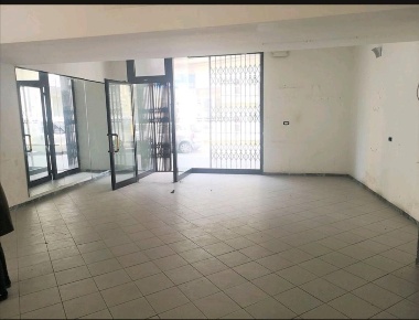Foto Attività commerciale a Sarzana Trinità, Battifollo di 78 m² in vendita