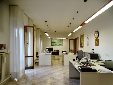 Foto Ufficio a Santa Croce sull'Arno Centro di 150 m² con 5 locali