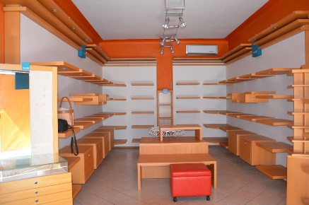 Foto Locale commerciale a Vecchiano Vecchiano Nodica di 85 m² con 2 locali