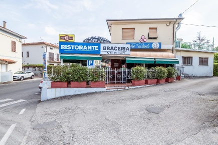 Foto Ristorante a Vecchiano Migliarino di 140 m² con 4 locali in vendita
