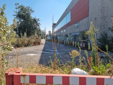 Foto Locale commerciale a Milano Muggiano di 4306 m² con 2 locali