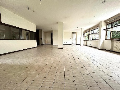 Foto Ufficio a Vinci Spicchio-sovigliana di 188 m² con 5 locali in vendita