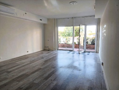 Foto Locale commerciale a Calci Centro di 70 m² con 1 locali in affitto