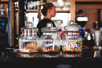 Foto Bar a Forte dei Marmi Centro di 180 m² con 3 locali in vendita