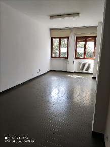 Foto Ufficio a Carrara Avenza di 30 m² con 1 locali in vendita