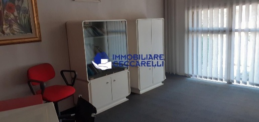 Foto Locale commerciale a Massa Marina di Massa Centro di 56 m² in vendita