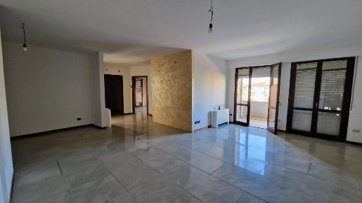 Foto Ufficio a Santa Croce sull'Arno Centro di 120 m² con 5 locali