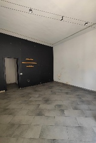 Foto Locale commerciale a Pisa San Francesco di 30 m² con 2 locali
