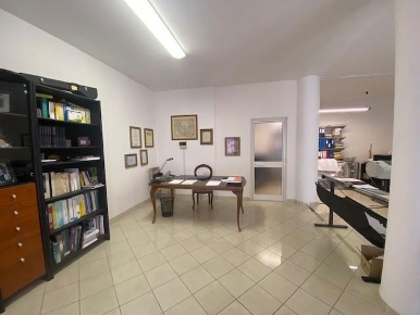 Foto Ufficio a Livorno Piazza Roma - Borgo Cappuccini di 65 m² con 2 locali