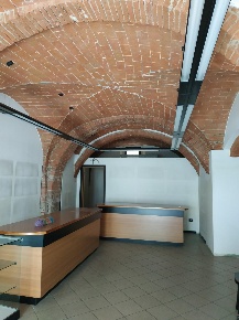 Foto Locale commerciale a Empoli Stazione - Agenzia delle Entrate di 73 m²