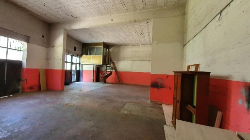 Foto Laboratorio a Lamporecchio Centro di 120 m² con 2 locali in vendita