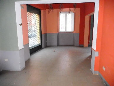 Foto Negozio a Pisa San Francesco di 70 m² con 4 locali in affitto