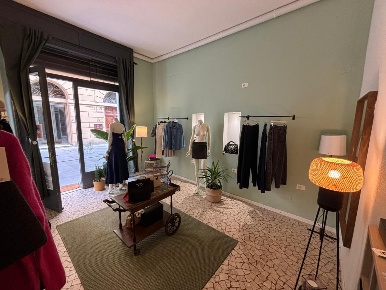 Foto Negozio a Empoli Centro Storico di 25 m² con 1 locali in affitto