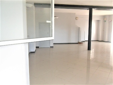 Foto Locale commerciale a Capannori Carraia - Colognora di 220 m²